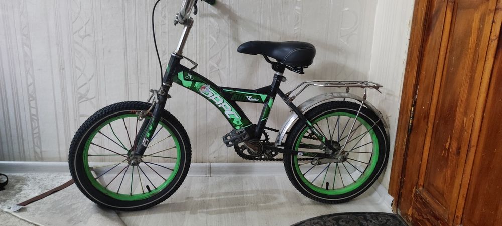 Продам детский велосипед на 5-7 лет