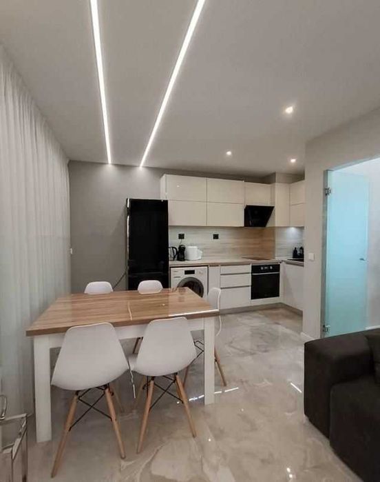 Продава се Тристаен апартамент в София, Гоце Делчев - 109 кв.м за 1634 €/кв.м - Снимка #2