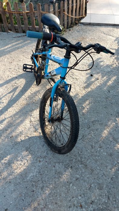 Vând bicicleta copii 9 -12 ani
