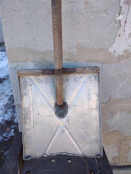 Лопата снегоуборочная
