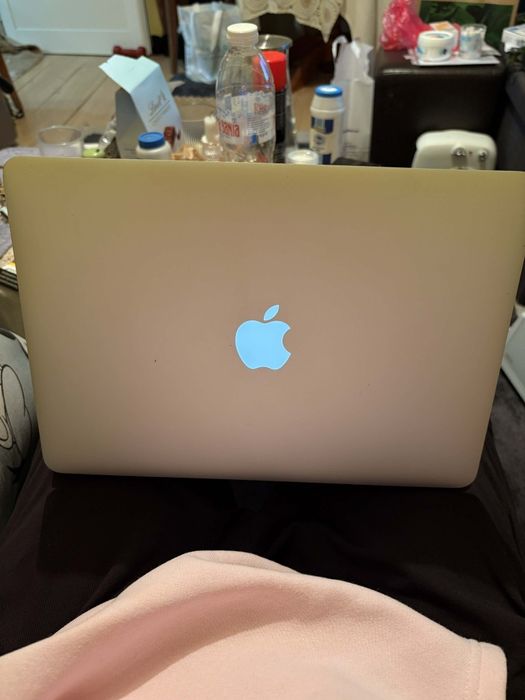 MacBook Air 13” 2014 / 256GB SSD / 4GB RAM / Работи отлично