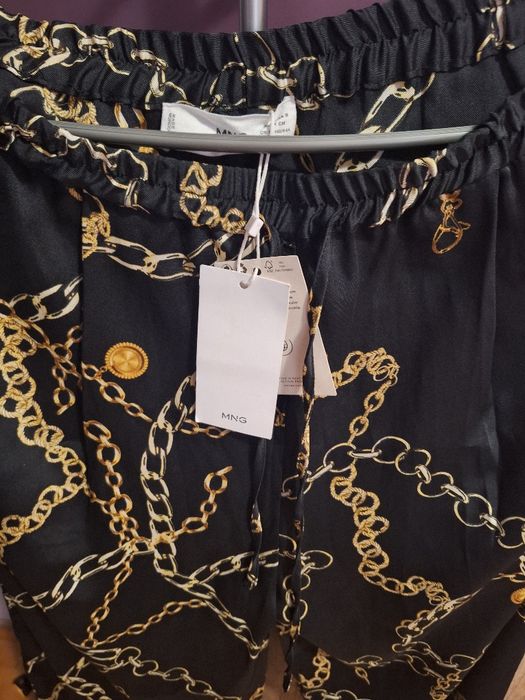 Pantaloni largi Mango