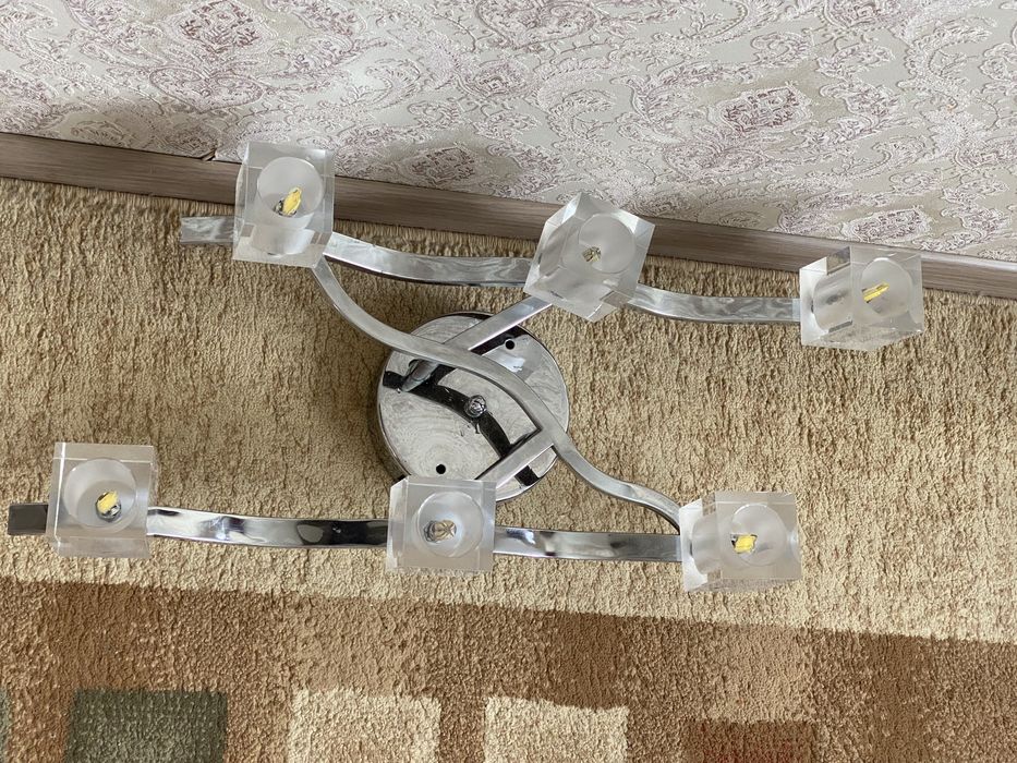 Люстра б/у в хорошем состоянии