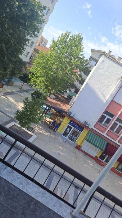 Дава се под наем Тристаен апартамент в Свиленград - 100 кв.м за 357 € - Снимка #3