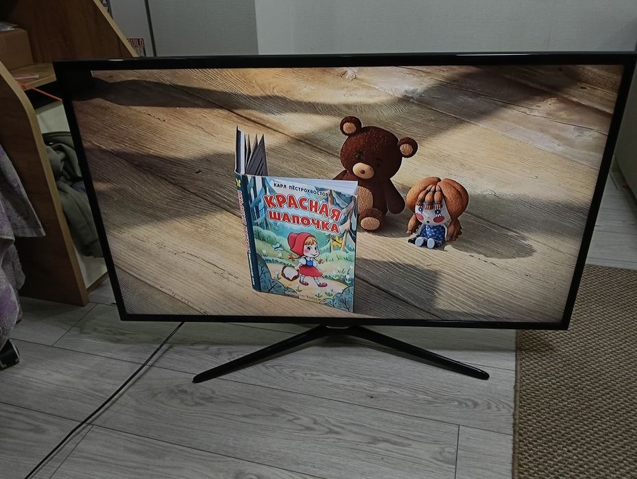 Продам большой телевизор Samsung Smart tv