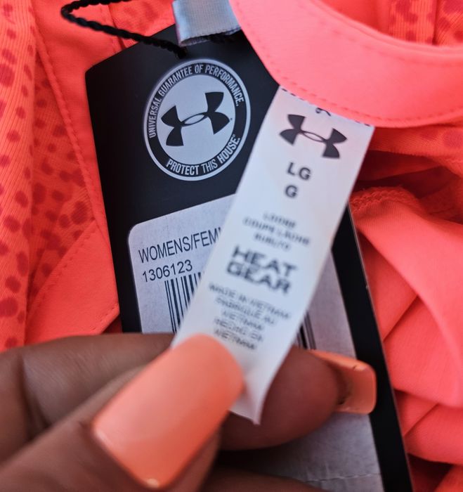 Under Armour оригинална дамска тениска Л размер