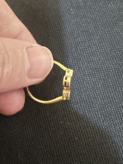 Тилла узук сотилади 585 проба