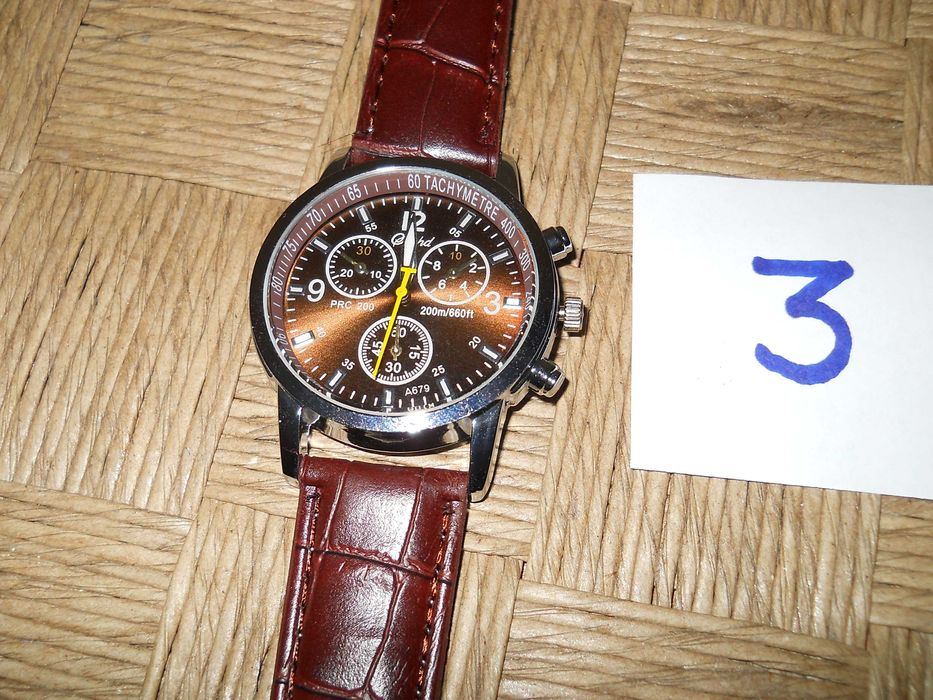 Продавам нов мъжки часовник