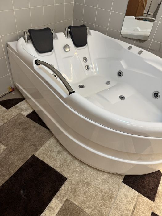 Vana/cada Aicha cu  hidromasaj 120 x168