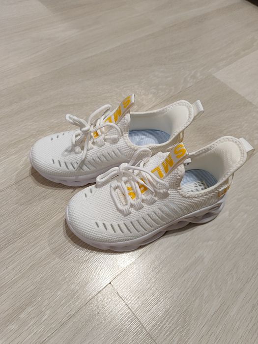 Продам кроссовки