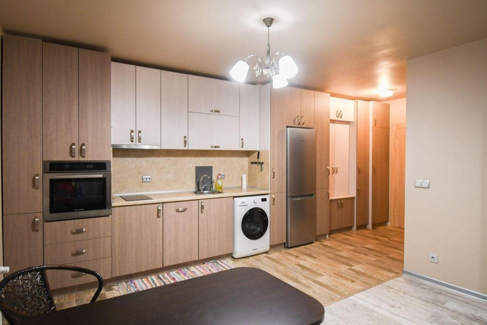 Дава се под наем Двустаен апартамент в София, Студентски град - 72 кв.м за 700 € - Снимка #2