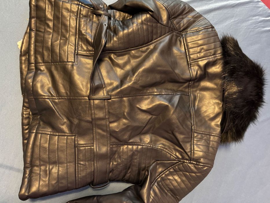 Дамско кожено яке с пухена яка - 2бр