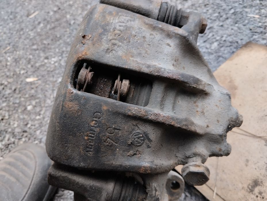 Цапфы в сборе гольф 3 Лукас.