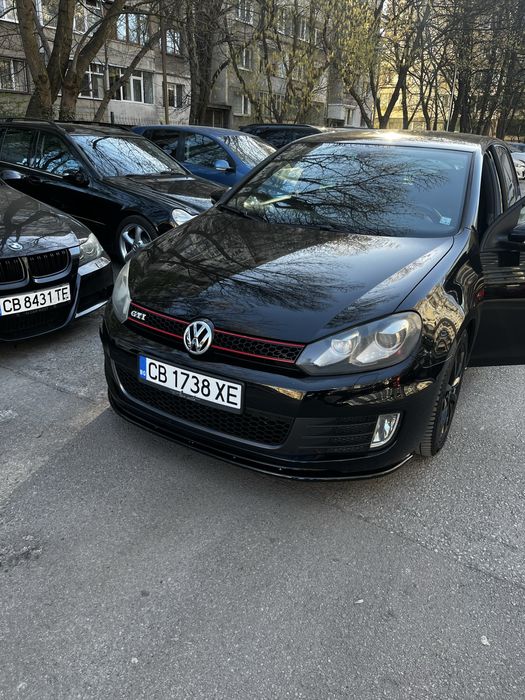Golf GTI  211hp.