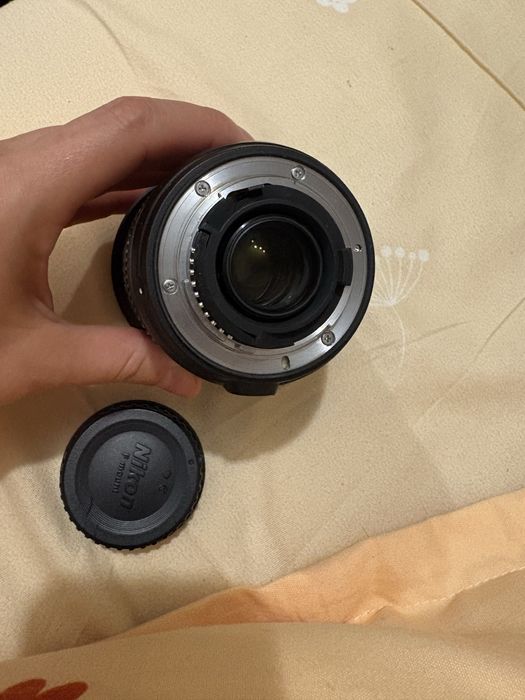 Obiectiv Nikon.    .