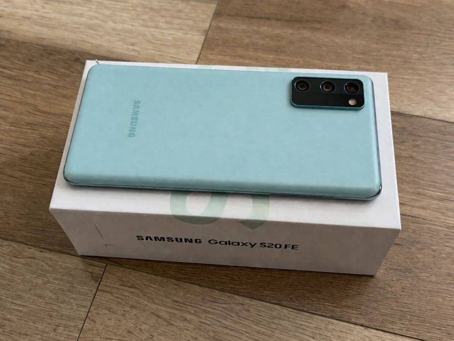 Продам Samsung S20FE (Snapdragon)