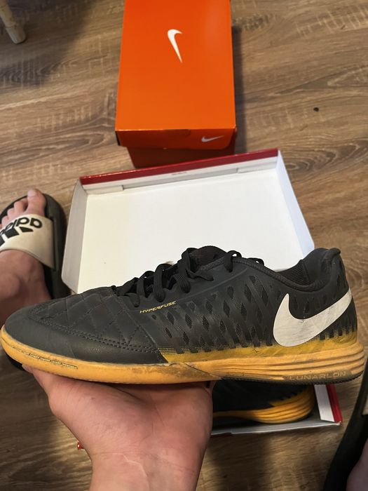 Футзалник сатылады