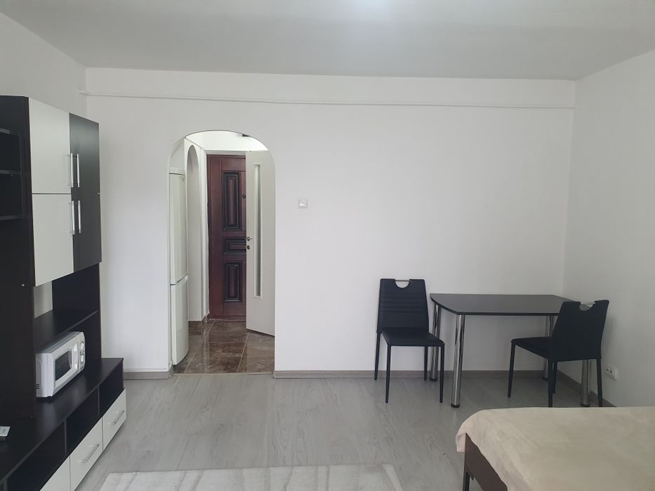 Garsoniera de închiriat