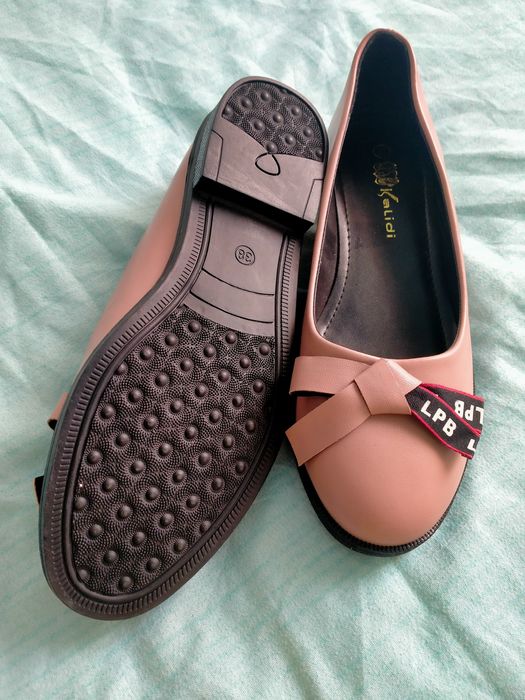 Продам туфли новые