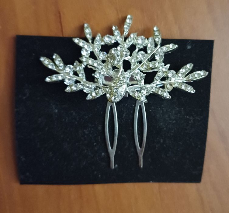 Брошка за коса в сребристо