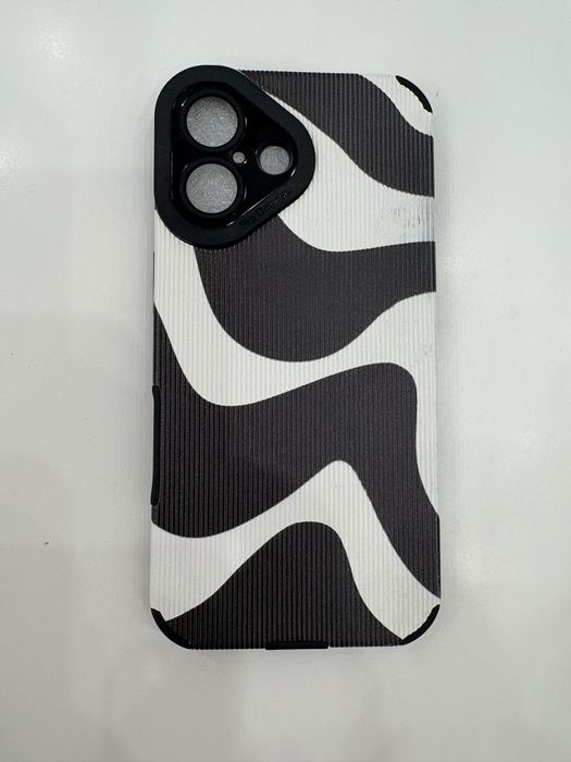 Калъфи за iPhone 16