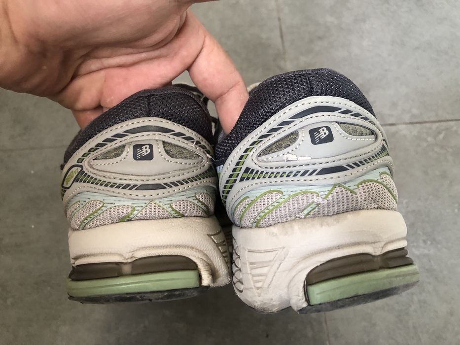 Кросы new balance, и китайская фирма они оба оригинал покупал в китае