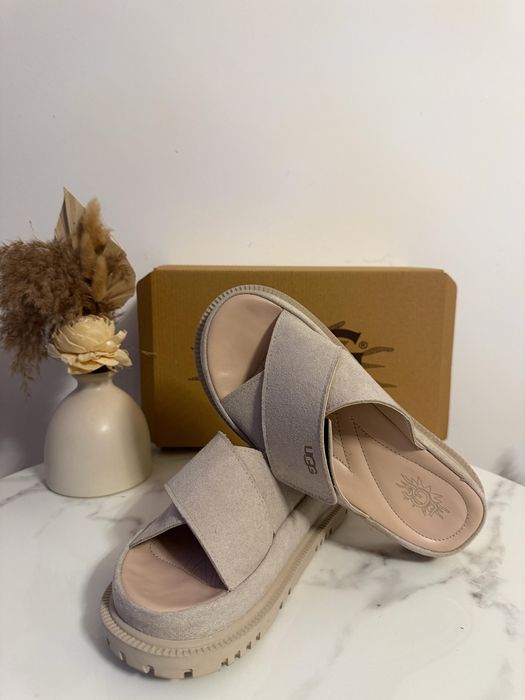 Papuci Ugg Dama 2026 Bej