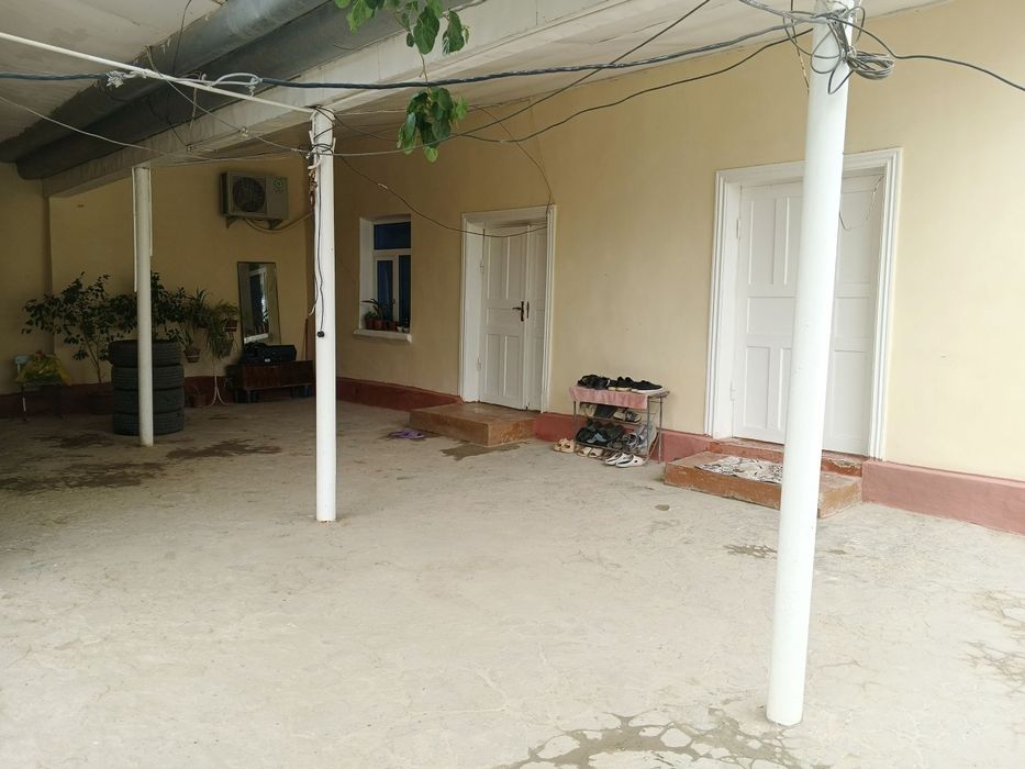 Uy srochna sotiladi 8xona, 8,5 sotix joy