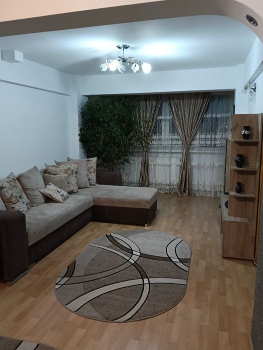 Inchiriez apartament 3 camere