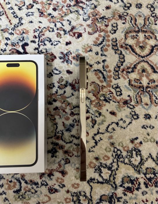 Продам Айфон 14 про макс