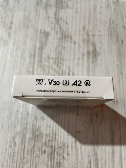 MicroSD Amazon basic 256 GB , 100mb/s U3 V30
