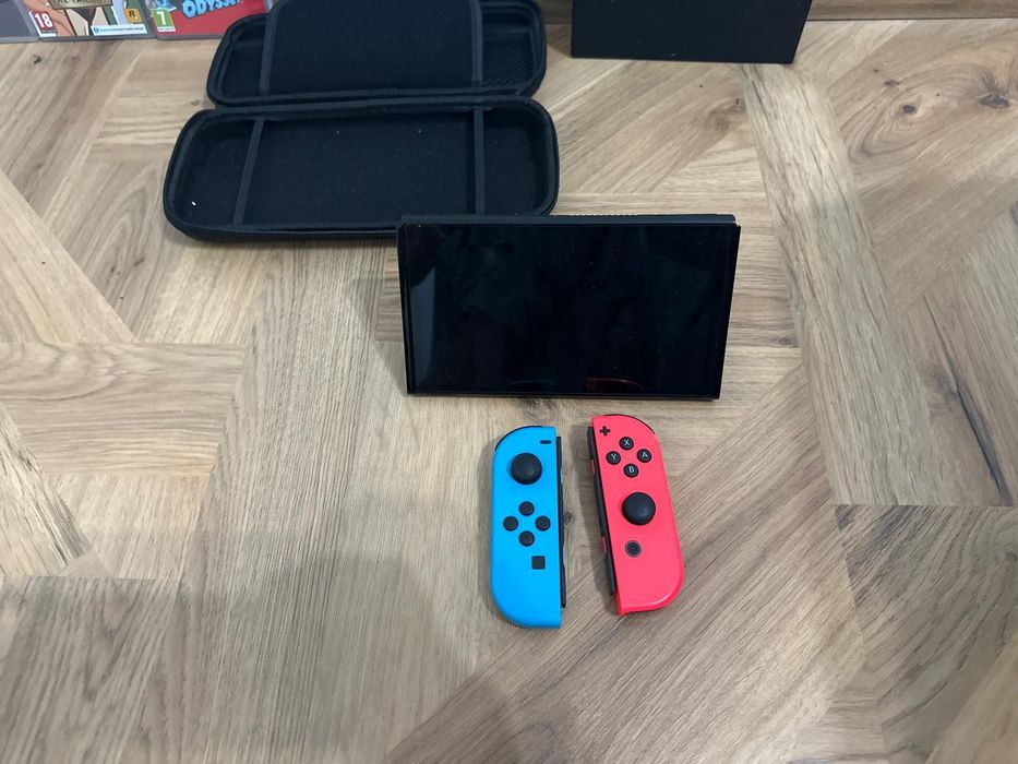 Nintendo Switch OLED 5 jocuri