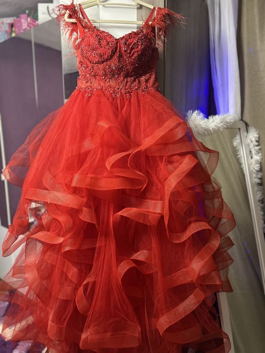 Червена официална рокля с корсет