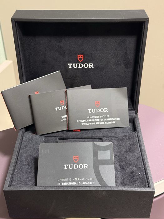 Продаются Tudor Black Bay 58. Состояние новых часов.