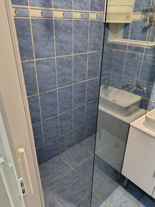 Inchiriez apartament