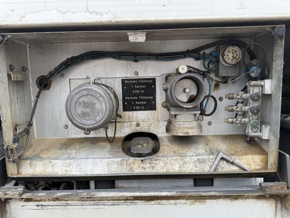 Autocisterna Mercedes