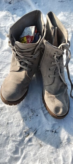 Ghete dama piele întoarsă naturală.