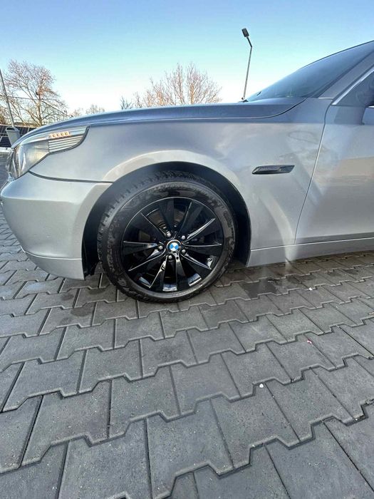 Bmw e60 525D 
Cutie automata 
Coloana de directie electrica 
Pilot aut