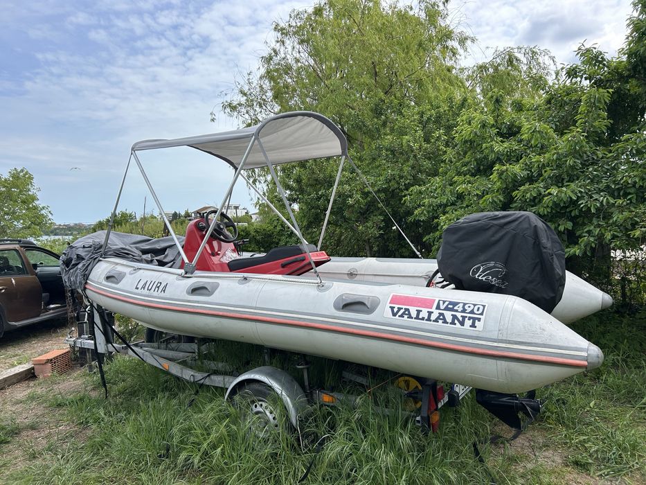 Barca RIB Valiant V-490 cu motor 40 cp si peridoc