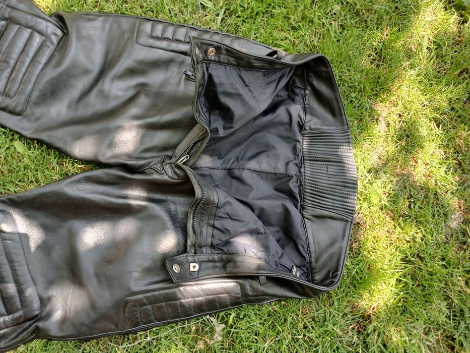 Pantaloni piele moto