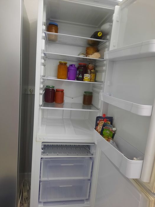 Холодильник indesit