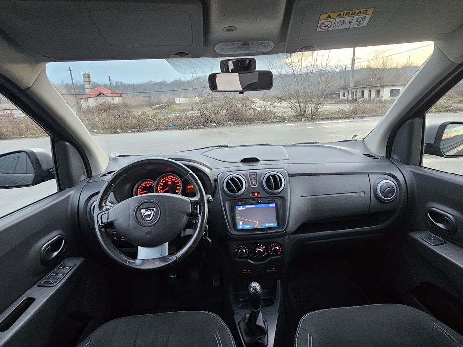 Dacia Lodgy Stepway - 7 locuri - 2016