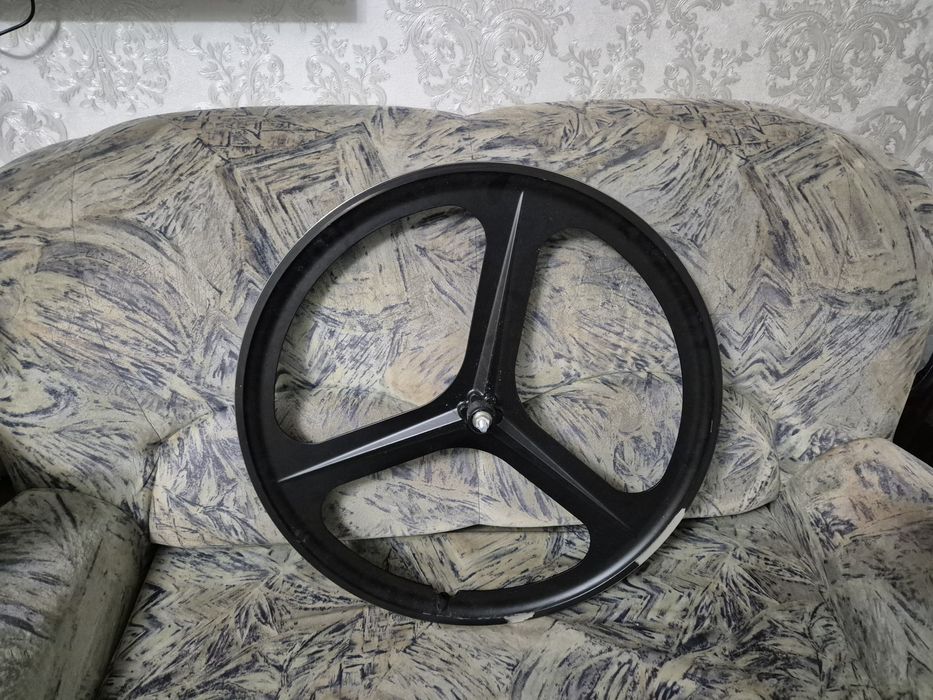 Продам колесо 700x28c для фикса,шосс