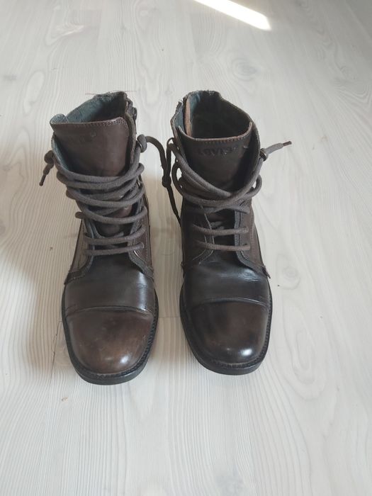 Ghete Levis piele barbati mărimea 39-40