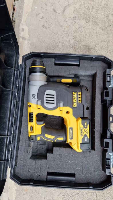 Rotopercutor dewalt DCH.273.