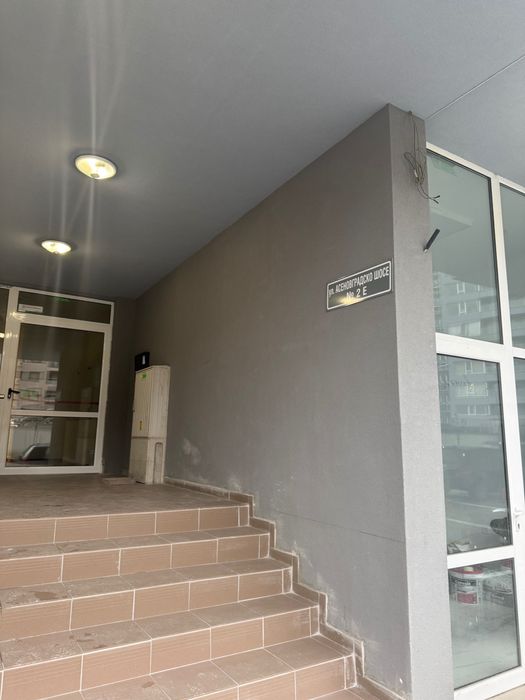 Дава се под наем Тристаен апартамент в Кърджали, Център - 100 кв.м за 510 € - Снимка #1