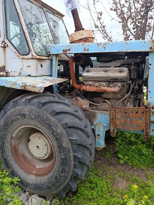Tractor T 150...