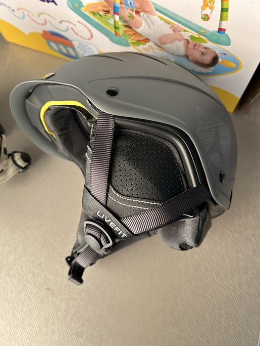 Atomic uvex Rossignol schi