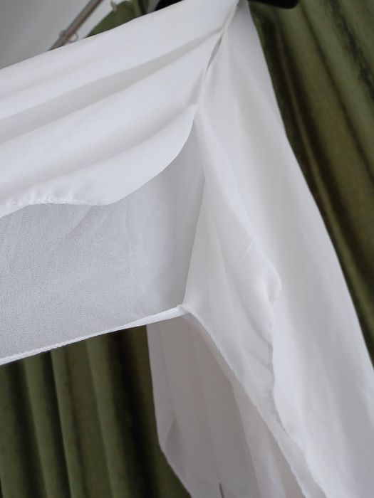 Две дамски блузи