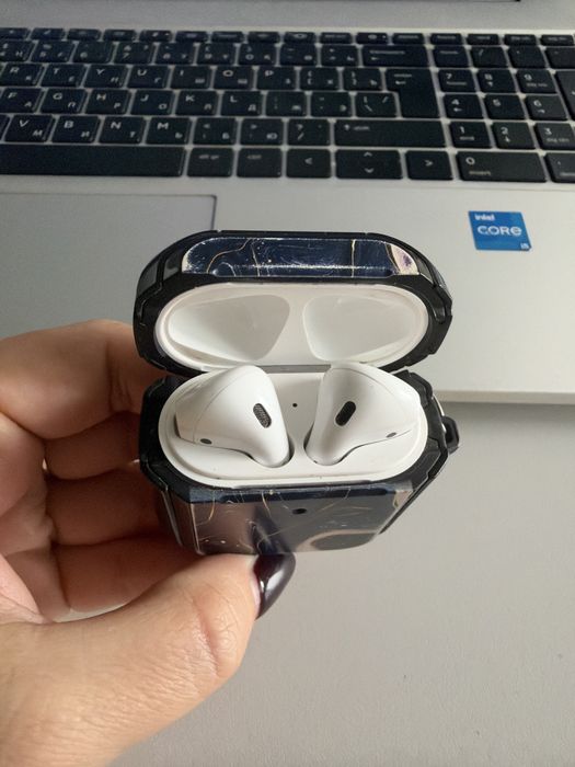 Продам AirPods 2 поколения!